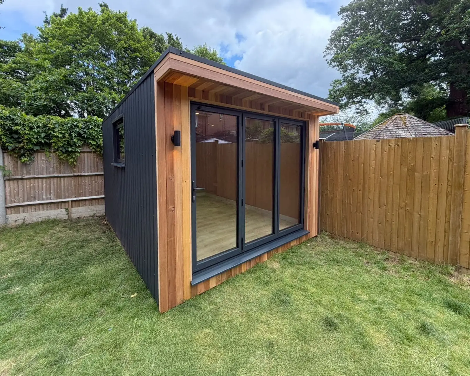 Classic cedar garden room