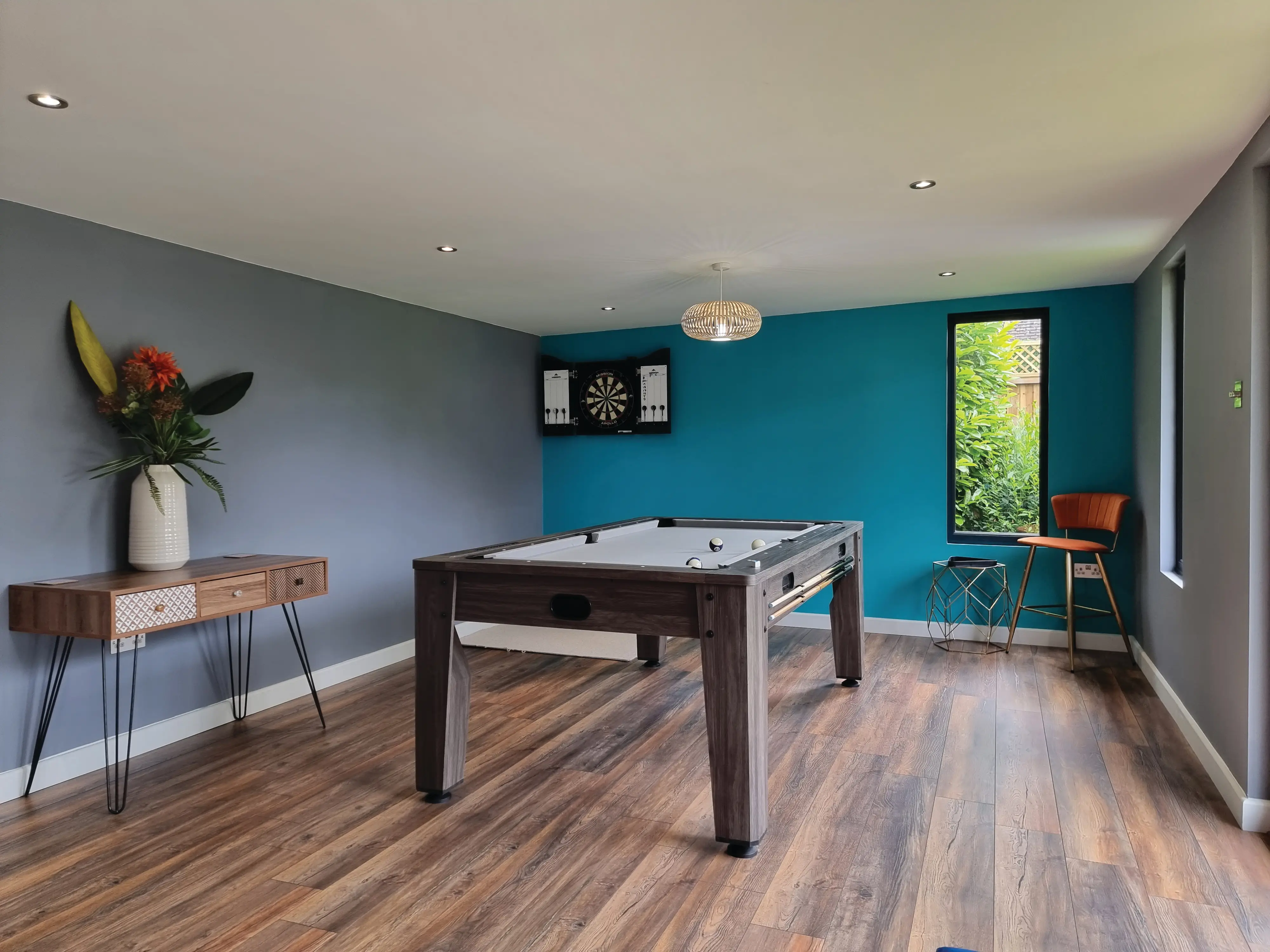 Laminate flooring finish in a garden room
