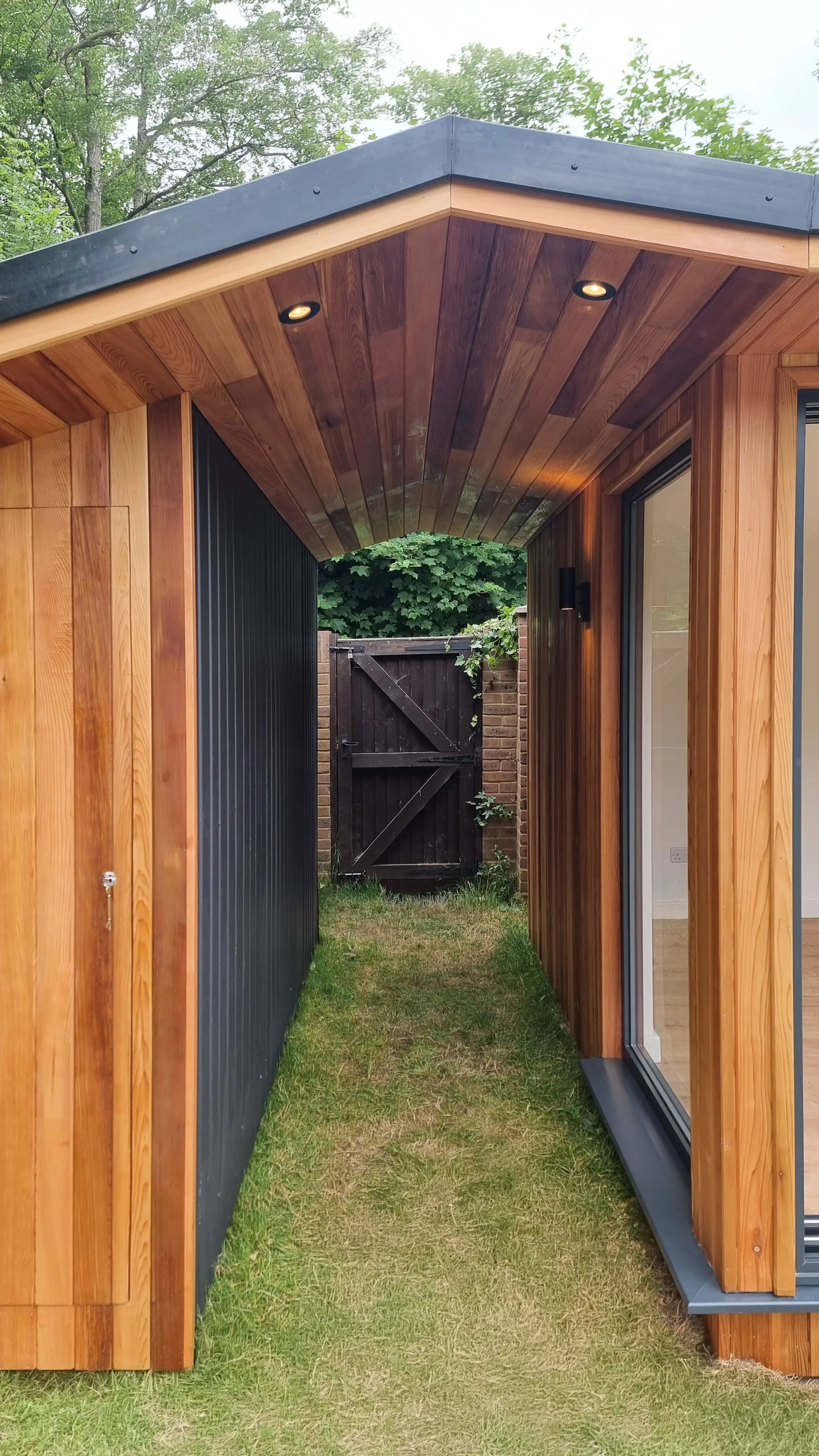 Bespoke Garden Room — Weybridge