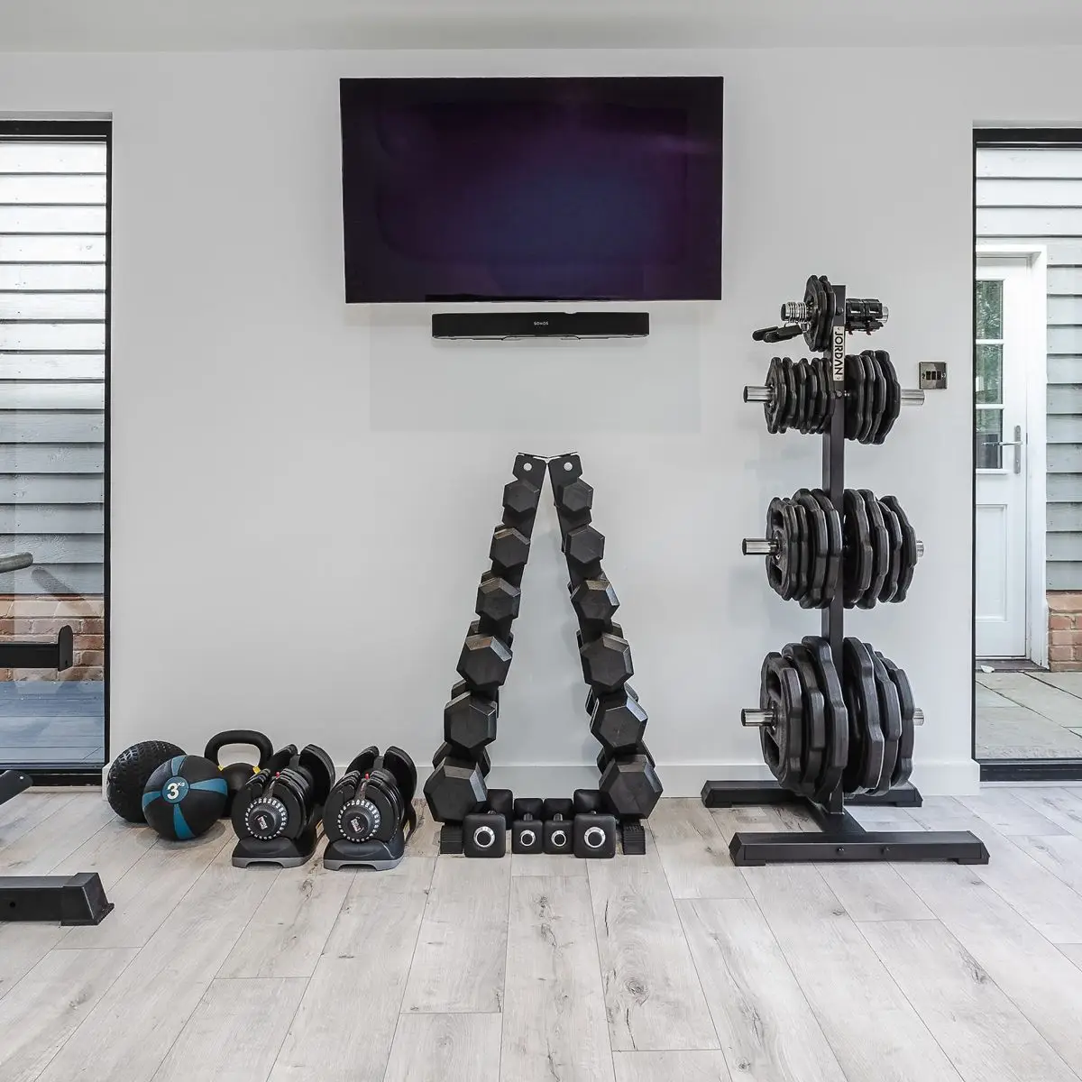 Garden gym with LED lighting
